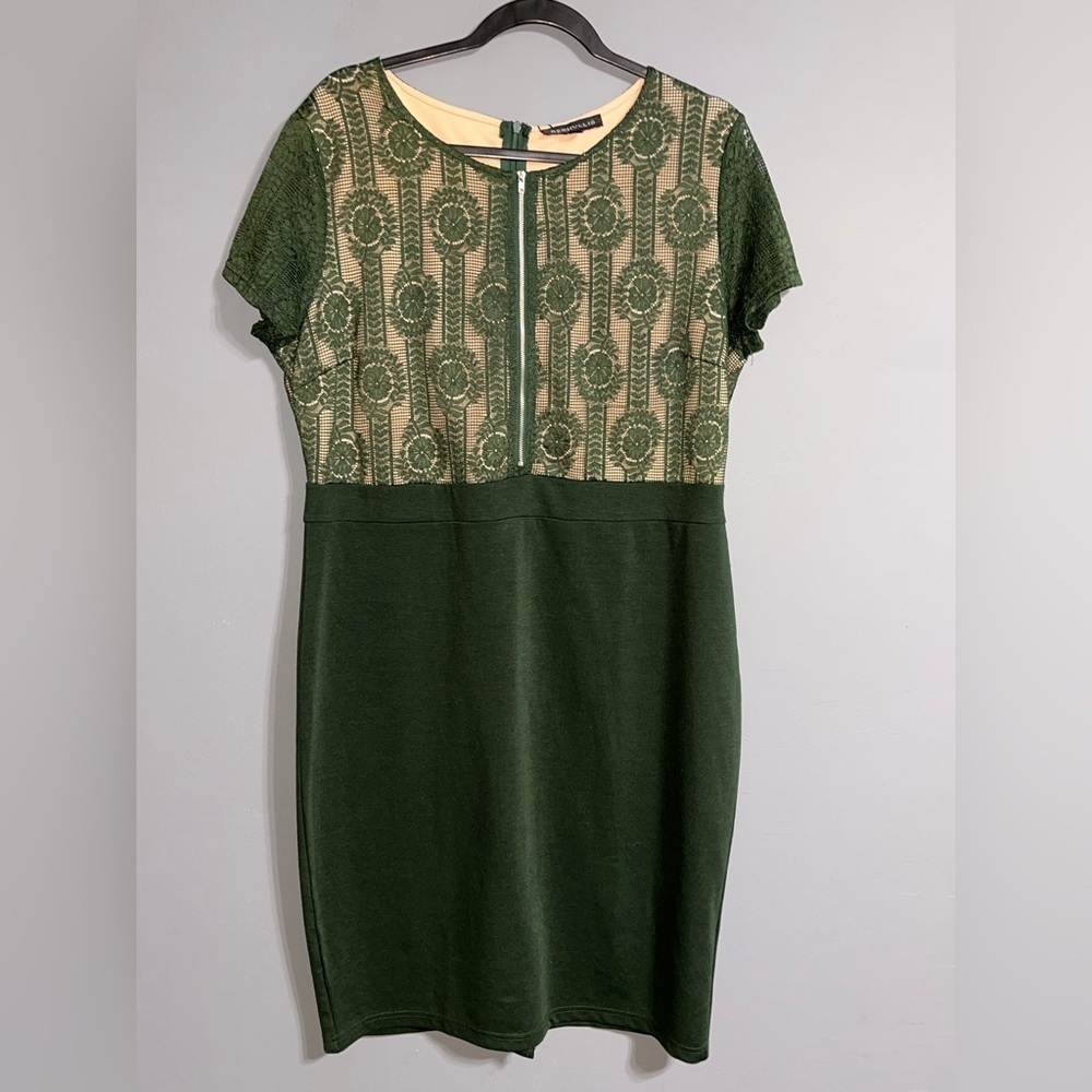 REPHYLLIS Green and Cream lace top Dress
2XL